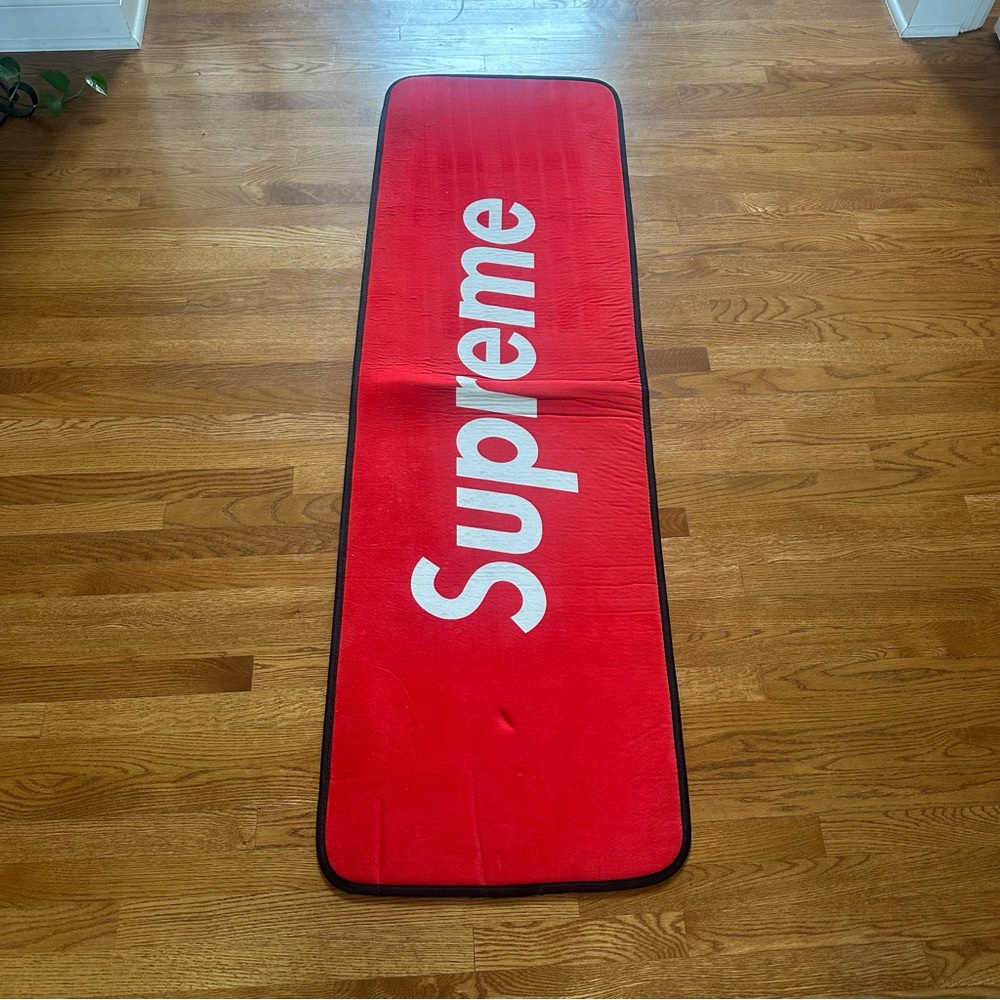 Supreme rug
